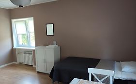 Apartment By The Bar